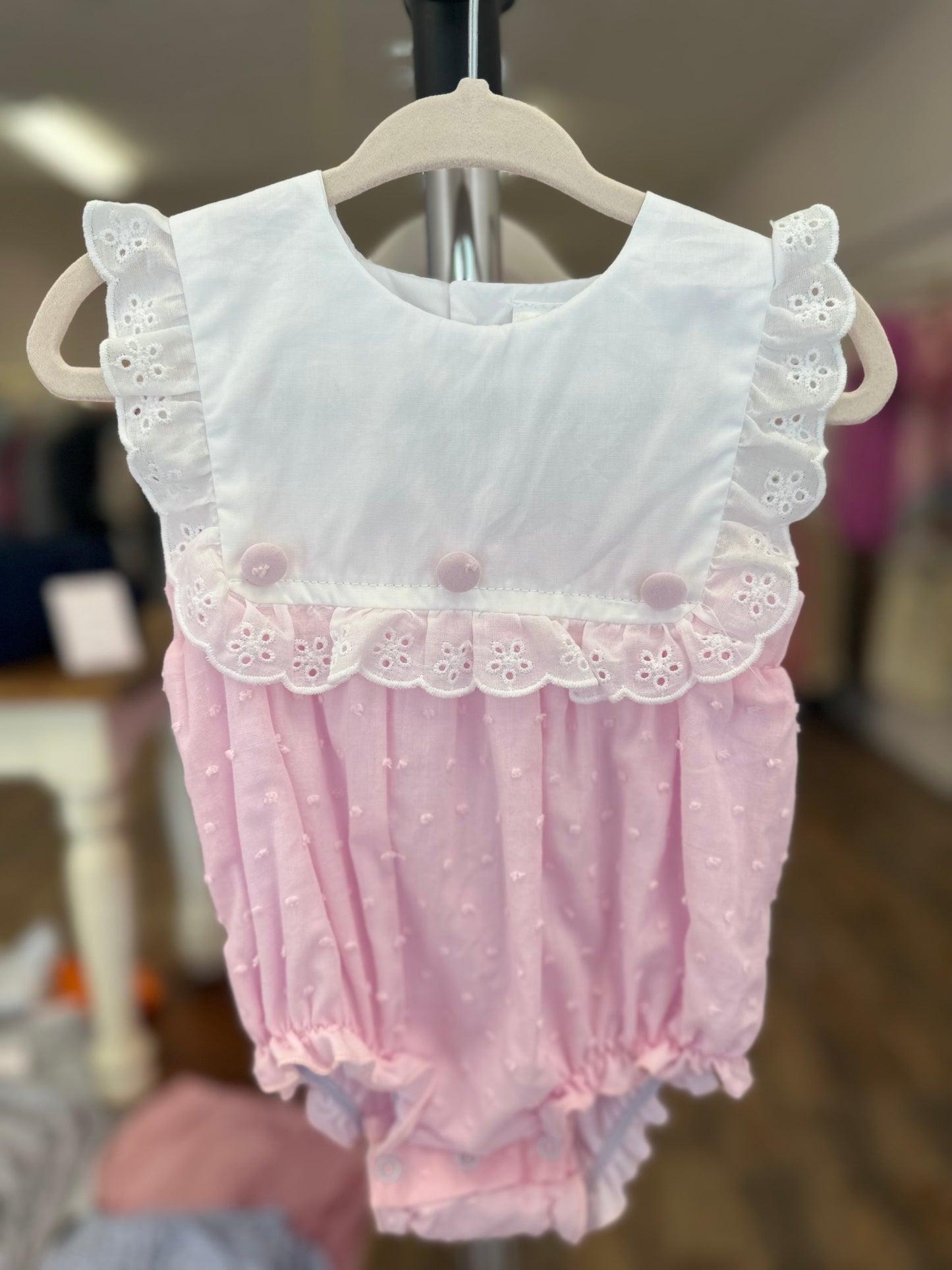 Hampton Swiss Dot Bubble