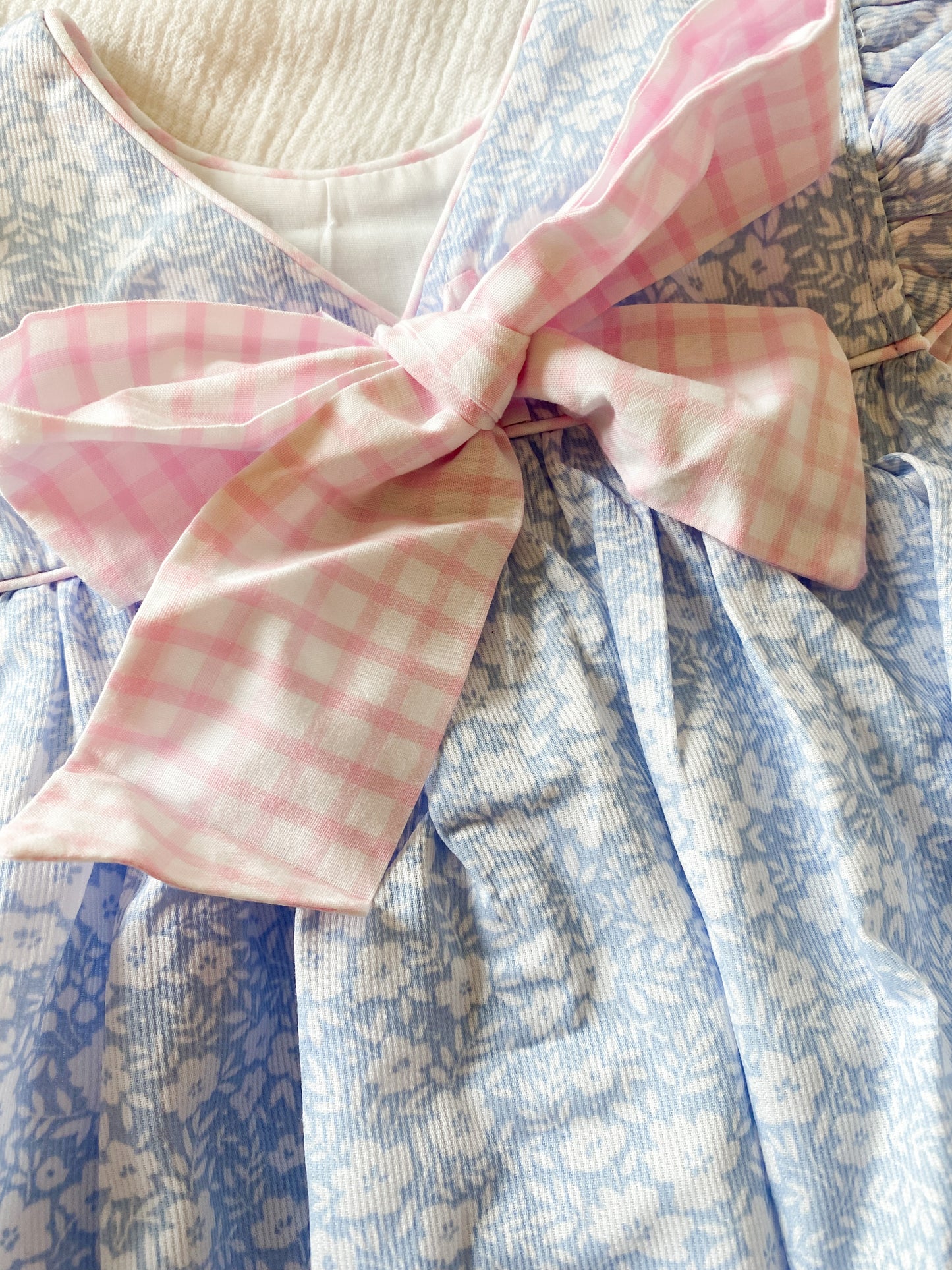 Allie dainty floral blue bubble