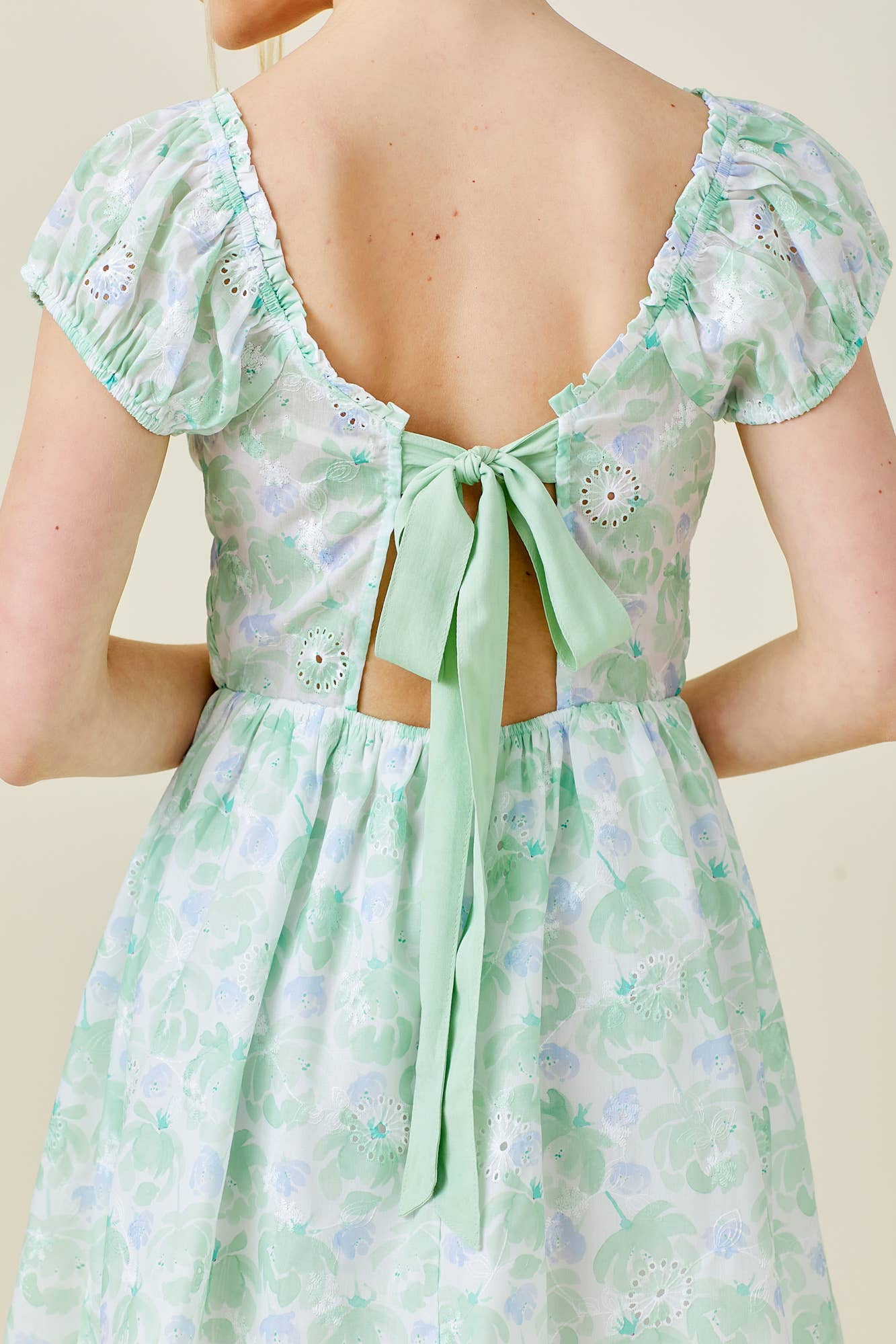 PRINTED EYELET BACK RIBBON DRESS