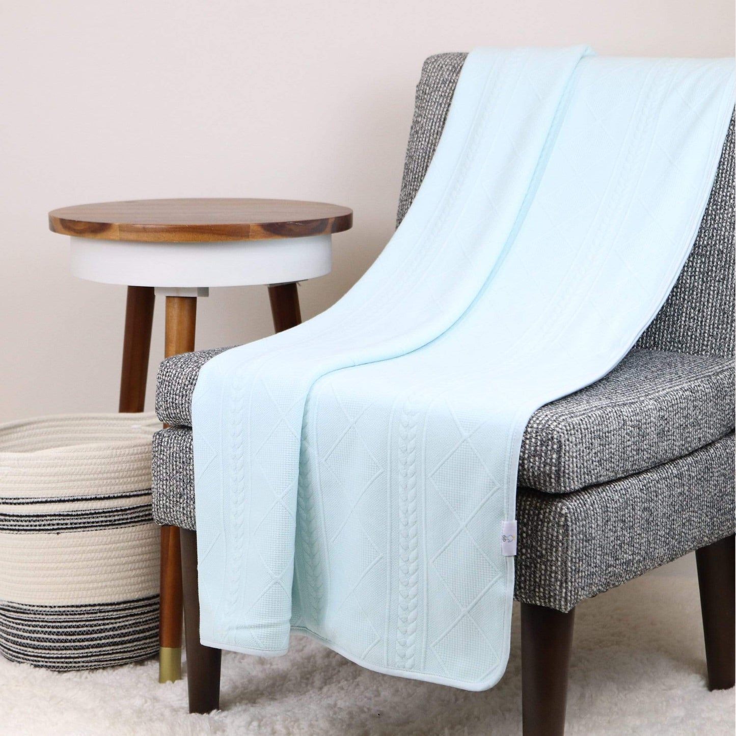 Mint 50" x 60" Full Size Knit Throw